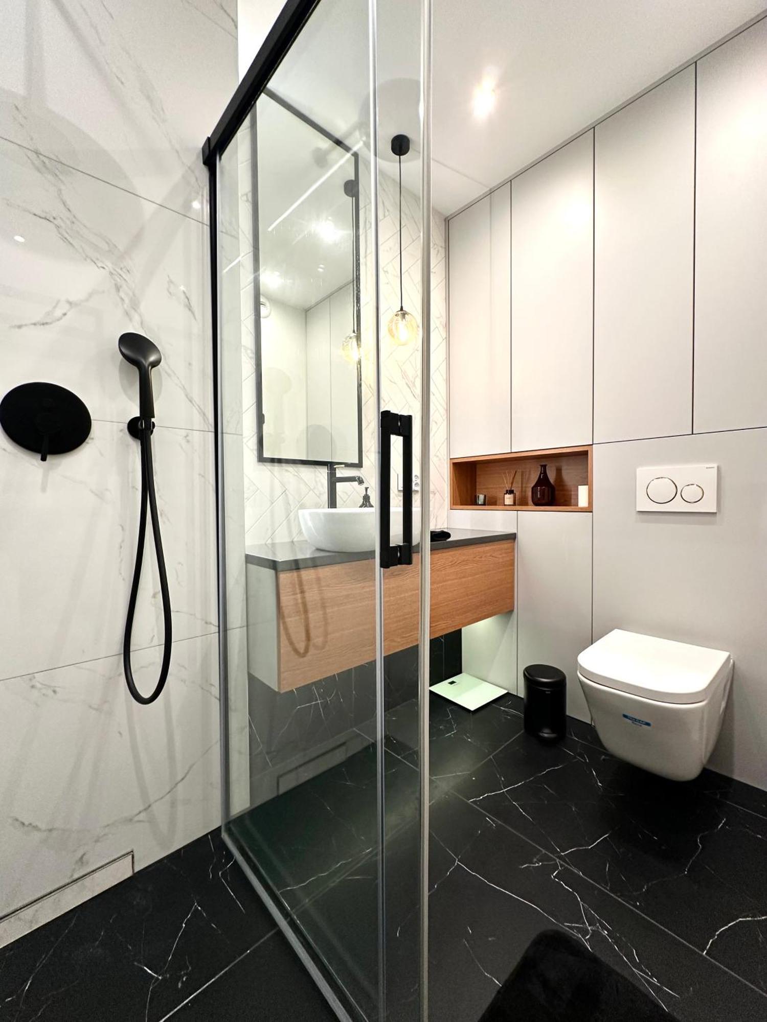Apartament Mieszczanska 25 - Self Check-in 20h - Parking & Lift