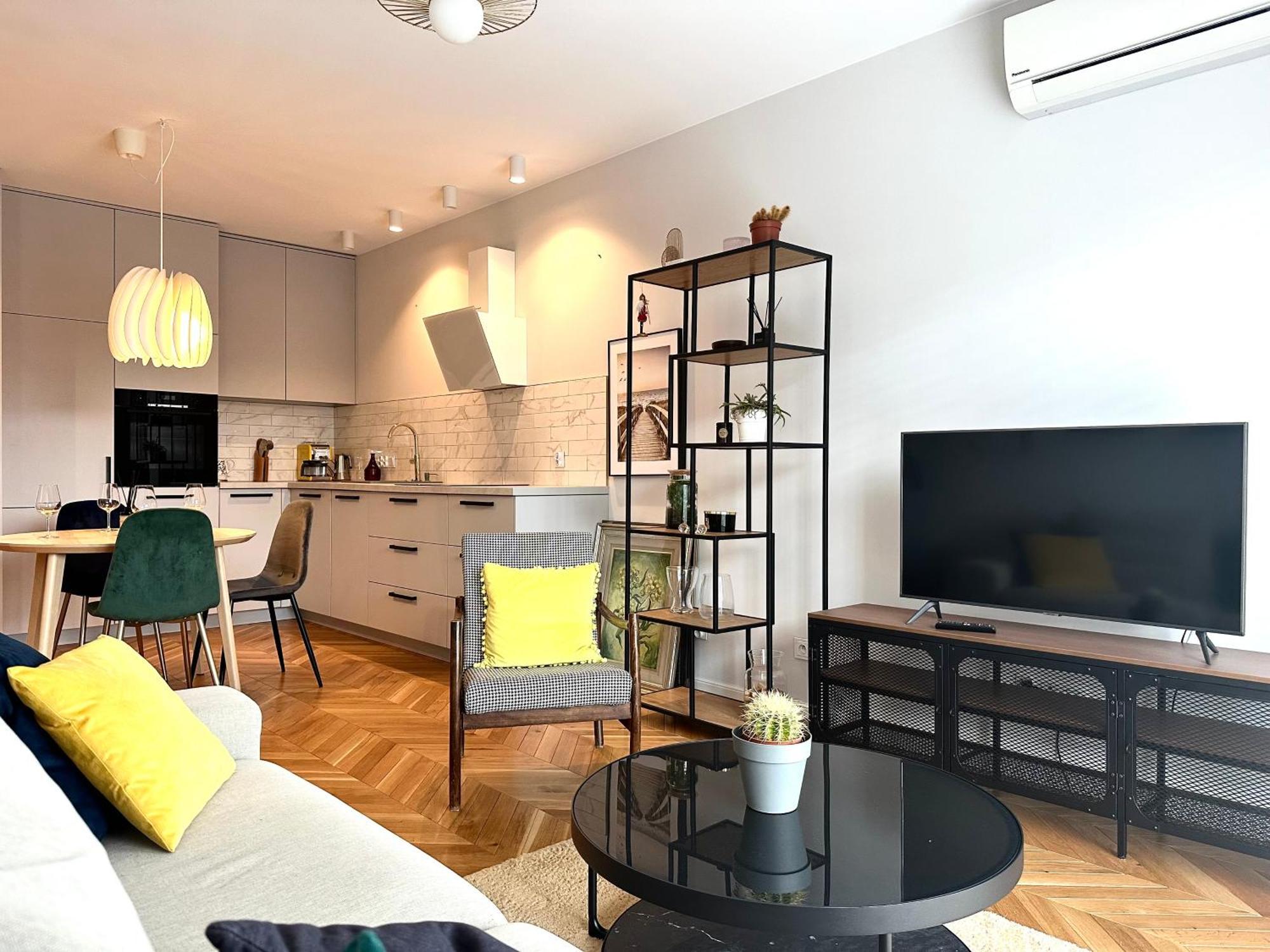 Apartament Mieszczanska 25 - Self Check-in 20h - Parking & Lift *